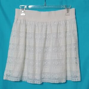 L.O.G.G. Label of Graded Goods White Lacr Mini Skirt Elastic Waist. Size S